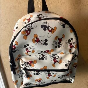 NWOT DISNEY Mickey Mouse Lounge Fly